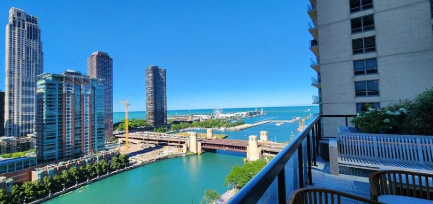 Three Great Chicago Hotels: 5 Star to Budget Friendly